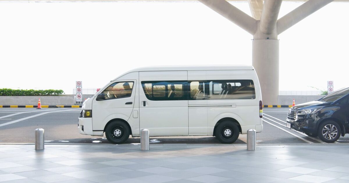 Închirieri auto fără garanție în Otopeni — ce trebuie să știi — Skycar SRL